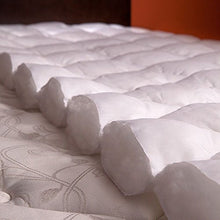 eLuxurySupply Five Star Mattress Pad with Fitted Skirt - Hypoallergenic Mattress Cover Made in the USA, Queen